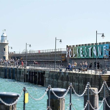 Wonderful West End - Parking Inc Apartment Folkestone Bagian luar foto